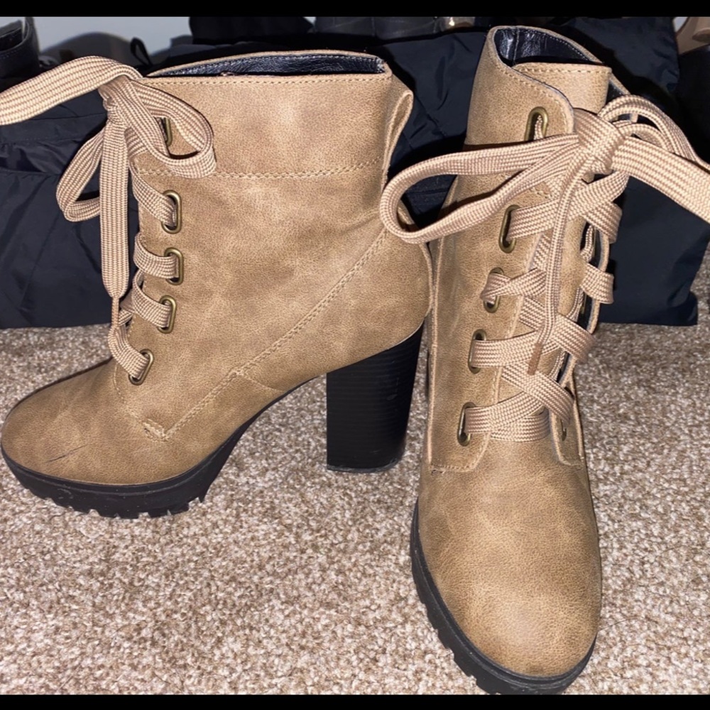 Heels - Picture 2 of 4